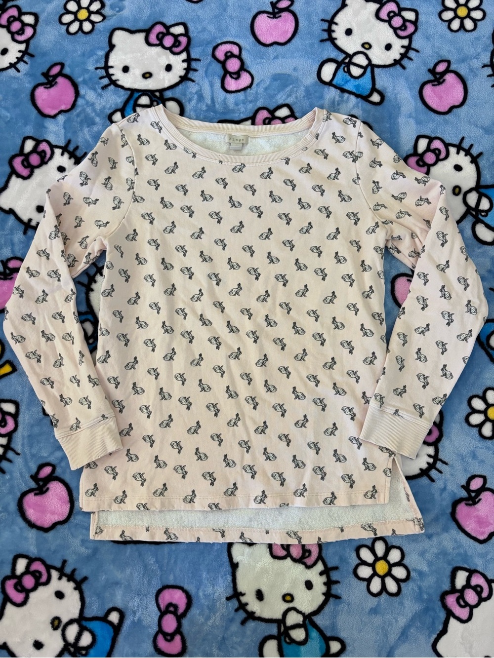 Hinge bunny top